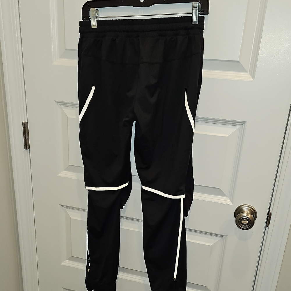 On Running Black Pants with White Highlights - Picture 5 of 7